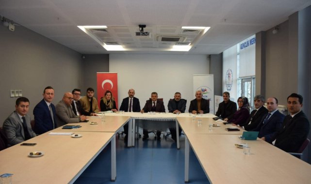 Gençler için yapılan ve yapılabilecek çalışmalar değerlendirildi