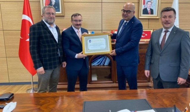 Genel Müdür Keleşer'e Emet Belediyesi'nden fahri hemşerilik beratı