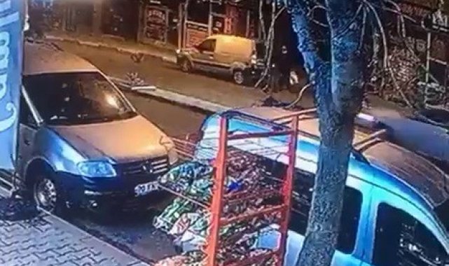 Geri manevra yapan aracın emekli öğretmene çarpma anı kamerada