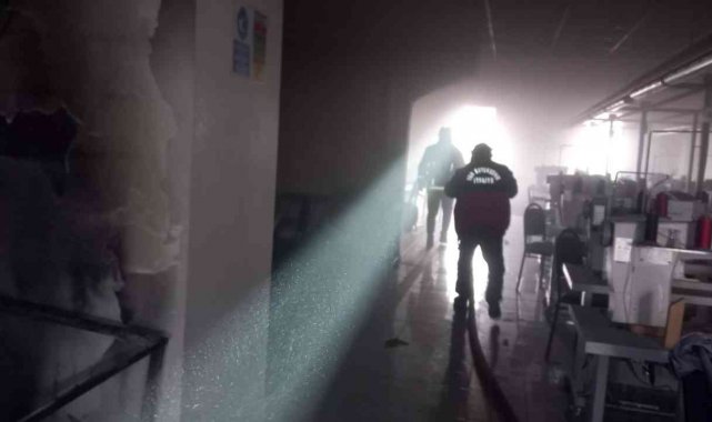 Gevaş&#039;ta yangın maddi zarara yol açtı