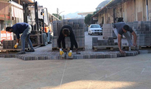 Gıda Çarşısı&#039;nın yolları adım adım yenileniyor