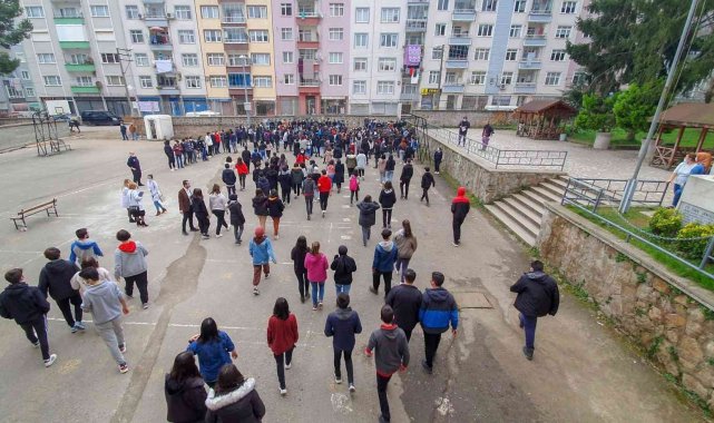 Giresun Belediyesi, öğrencilerle yangın tatbikatı gerçekleştirdi