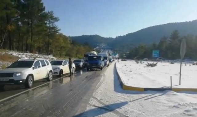 Göcek Tüneli'nde trafik akışı durdu