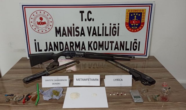 Göçmen kaçakçılığından aranan şahıs uyuşturucuyla yakalandı