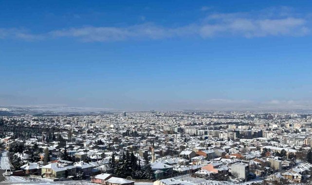 Gökyüzünün maviliği beyaz örtüyle buluştu