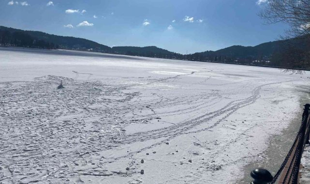 Gölcük Gölü tamamen buz tuttu