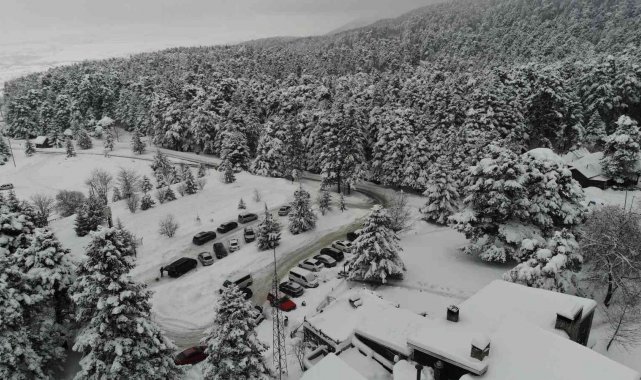 Gölcük Tabiat Parkı&#039;nda kar kalınlığı 1 metreyi aştı