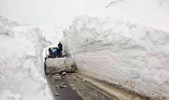 Gümüşhane'de ekiplerin 11 saatlik zorlu mesaisi