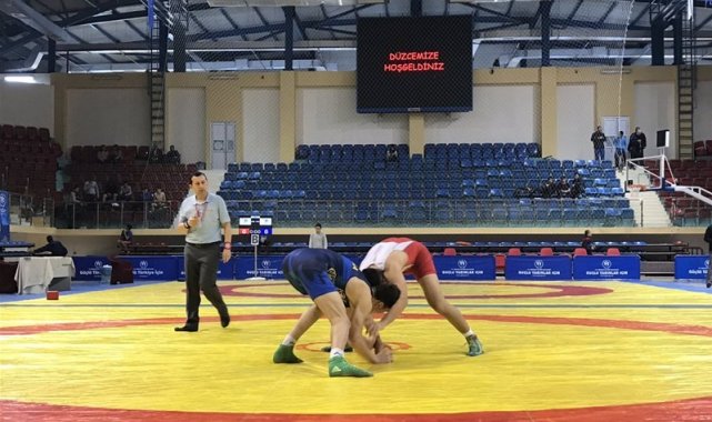 Güreş grup müsabakaları Düzce'de başlıyor