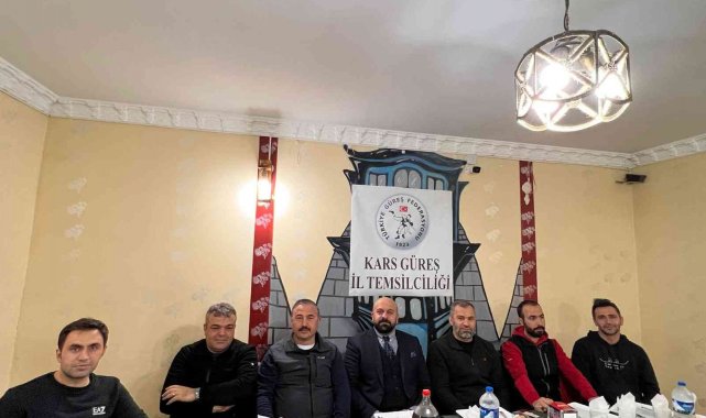 Güreş Kars İl Temcisi Kırtay antrenör ve hakemlerle buluştu