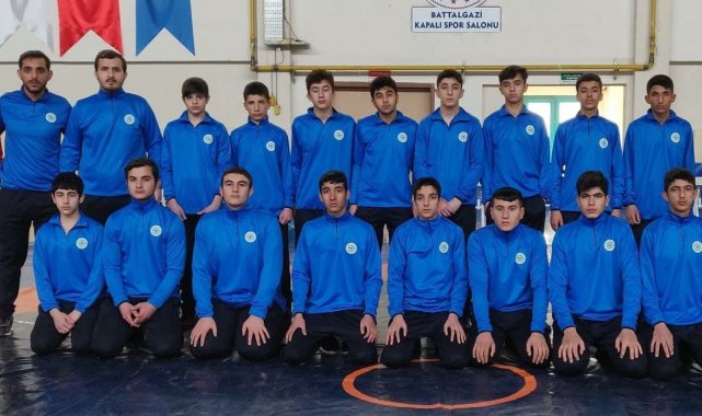 Güreş Şampiyonasında Akçadağ damgası