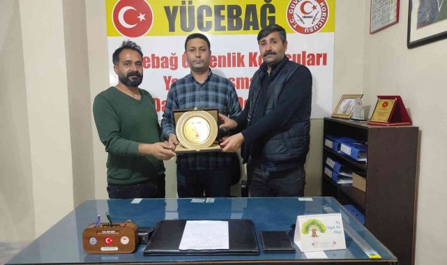 Güvenlik korucularından yılın basın ödülü, İHA muhabiri Aktaş&#039;a