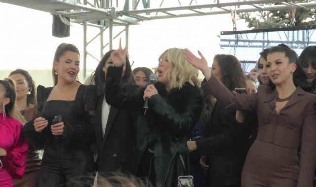 Güzellik merkezi, 3. yılını Seda Sayan'la kutladı