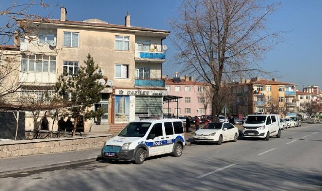 Haber alınamayan yaşlı kadın evinde ölü bulundu