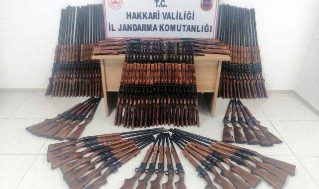 Hakkari'de 100 adet av tüfeği ele geçirildi