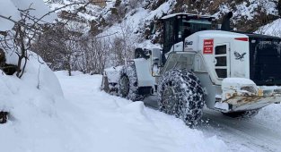 Hakkari'de 285 yerleşim yerinin yolu ulaşıma kapandı