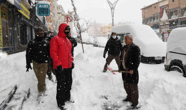 Hakkari'de okullar tatil edildi