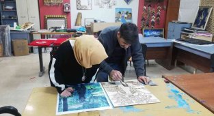 Hanımlar hem el becerilerini geliştiriyor hem de aile bütçelerine katkı sağlıyorlar