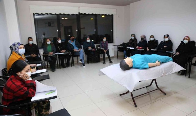 Hasta bakıcılar bu eğitimler sayesinde daha bilinçli