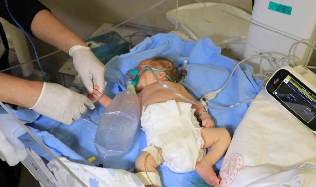 Hasta bebeğiyle otoyolda 12 saat mahsur kalan baba konuştu