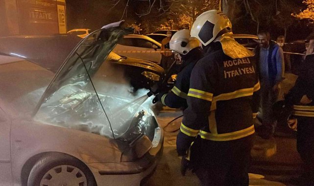 Hastane otoparkında çıkan otomobil yangını korkuttu