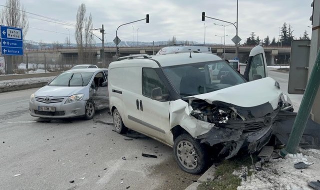 Hatalı dönüş kazayı getirdi