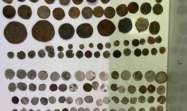 Hatay'da kenevir yetiştirilen evden tarihi eser çıktı