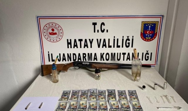 Hatay'da uyuşturucu operasyonunda sahte para çıktı