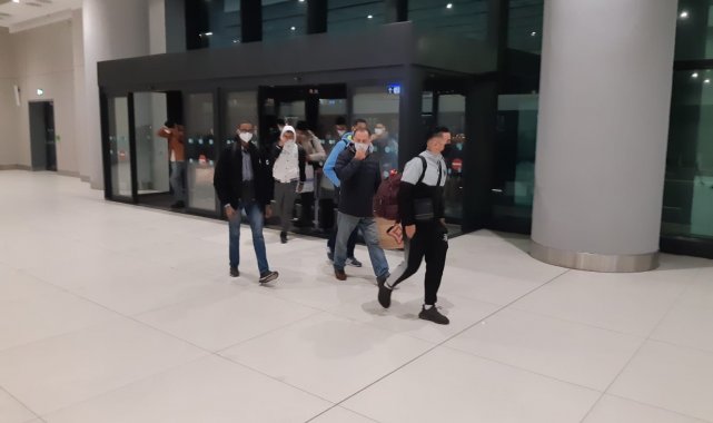 Hava sahasını kapanması nedeniyle Fas'ta kalan Türk vatandaşlar yurda getirildi