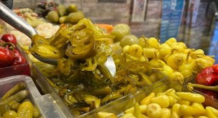 Havaların soğumasıyla acı biber turşusunun satışları 10 kat arttı