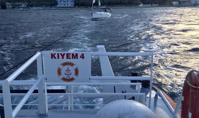 Hayırsızada'da karaya oturan tekne, bot ile kurtarıldı