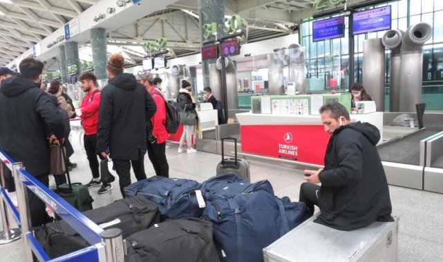 HD Elazığ Karakoçan, İzmir'den dönemiyor