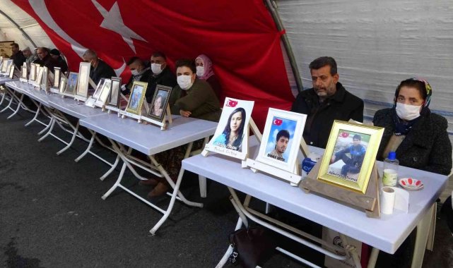 HDP önünde evlat nöbeti tutan ailelerin direnişi sürüyor