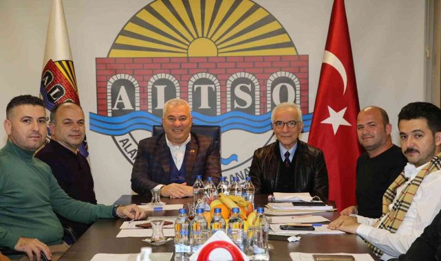 Hesapları İnceleme Komisyonu'ndan ALTSO Başkanı Şahin'e teşekkür sürprizi