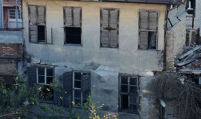 Hidayetoğlu Konağı yıkılma tehlikesinde