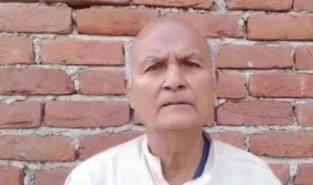 Hindistan'da 84 yaşındaki adam 12'nci Covid-19 aşısını yaptırırken yakalandı