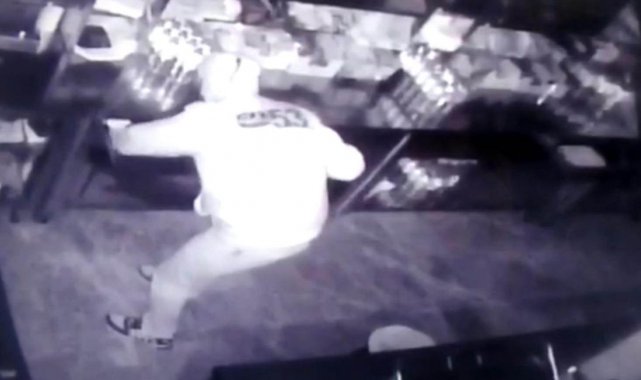 Hırsızlık şüphelileri önce kameraya sonra polise yakalandı