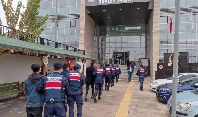 Hırsızlık şüphelisi 6 kişi gözaltına alındı