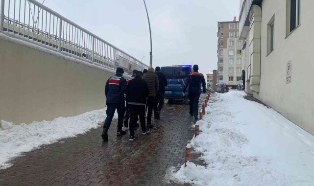 Hırsızlık yapan 3 şahıs jandarma dedektifleri tarafından yakalandı
