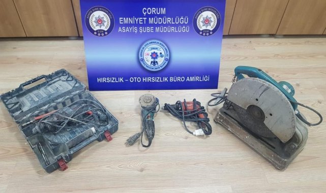 Hırsızlık zanlıları çalıntı malzemelerle yakalandı