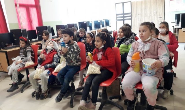 Hisarcık Atatürk İlkokulunda "Film Günü" etkinliği