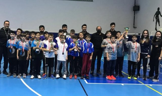 Hisarcık takımları il badminton turnuvasından 2 madalya ile döndü