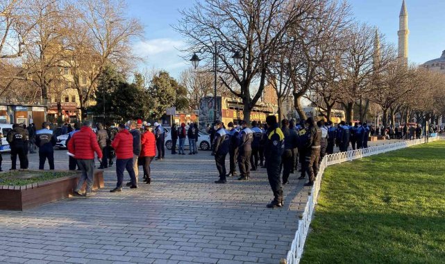 İBB, turistik şehir turu yapan otobüs firmasının araçlarını kaldırmak isteyince arbede yaşandı