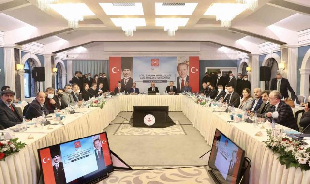 İçişleri Bakanı Süleyman Soylu, STK temsilcileriyle bir araya geldi