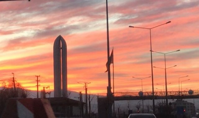 Iğdır'da güneşin batışı ile gelen görsel şölen