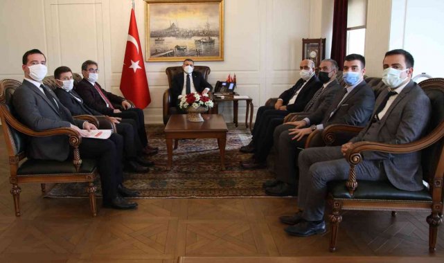 İlçelerin sorunları toplantıda görüşüldü