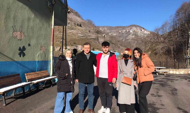 İletişim Fakültesi öğrencilerinden köy okuluna "İletişim ve Sanat" köprüsü