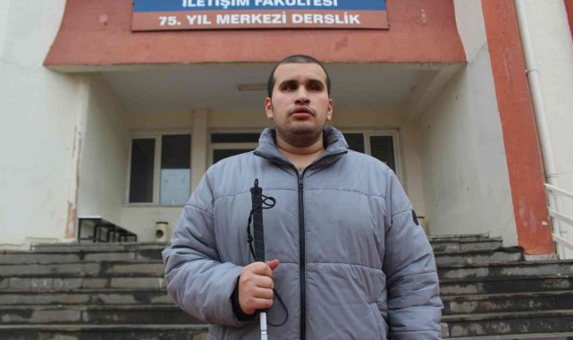 İletişim Fakültesi&#039;nin tek görme engelli öğrencisi gazeteci olma yolunda
