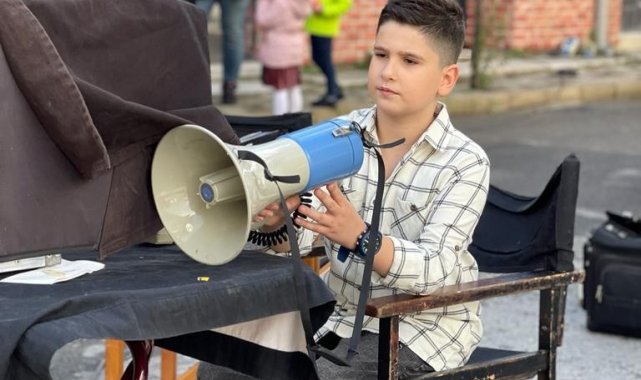 İlkokul öğrencisi Dehamcan Biçen&#039;in Neşet Ertaş hayranlığı, görenleri şaşırtıyor