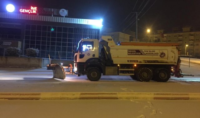 İnegöl Belediyesi tüm personeliyle sahada